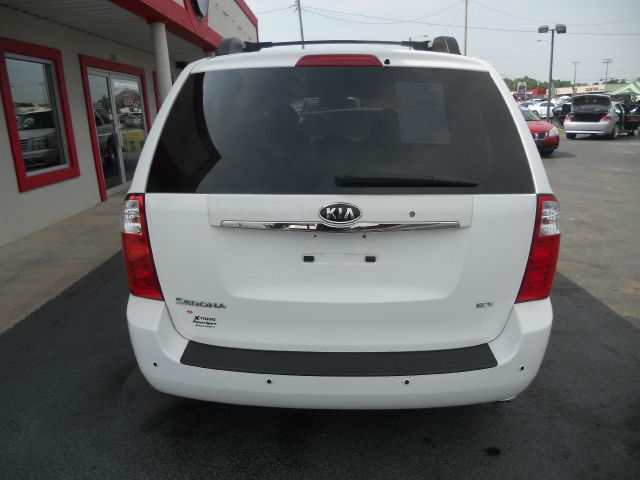 Kia Sedona 2006 photo 1