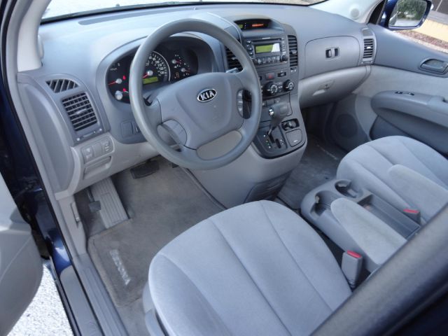 Kia Sedona 2006 photo 17