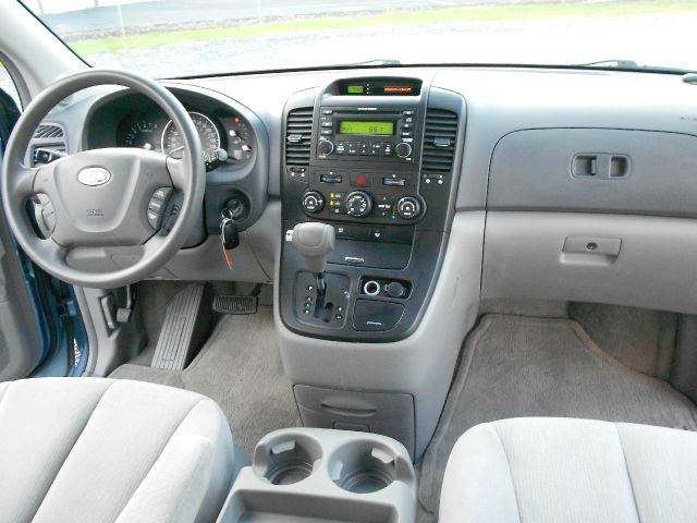 Kia Sedona 2006 photo 8