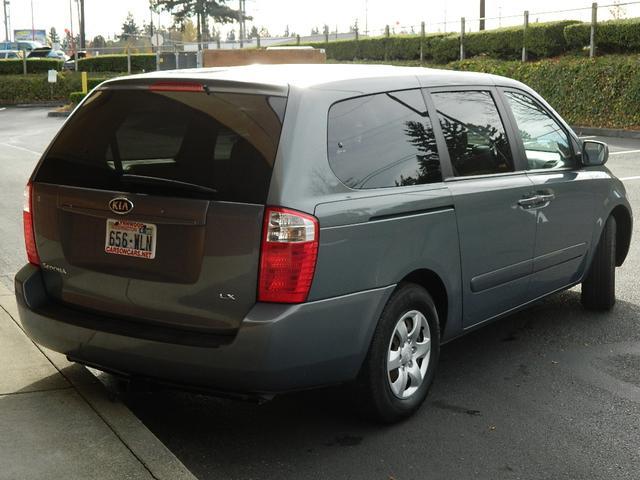 Kia Sedona 2007 photo 2