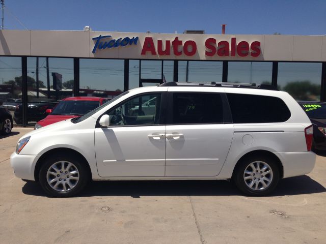 Kia Sedona Open-top MiniVan