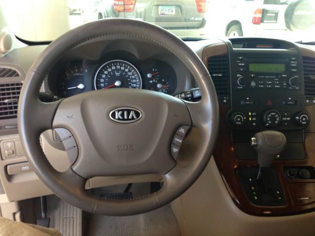 Kia Sedona 2007 photo 10