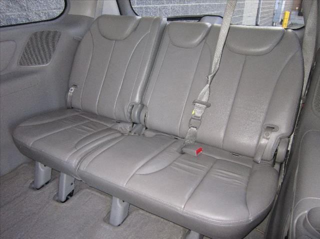 Kia Sedona 2007 photo 14