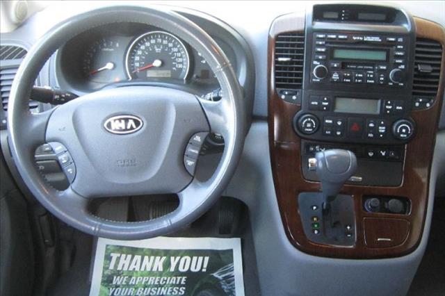 Kia Sedona 2007 photo 15