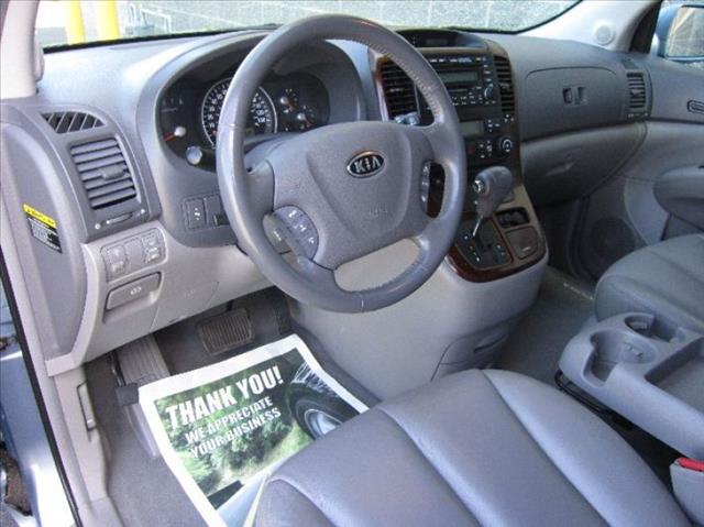 Kia Sedona 2007 photo 18