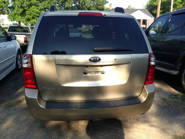 Kia Sedona Crew Cab 4x4 Shortbox MiniVan