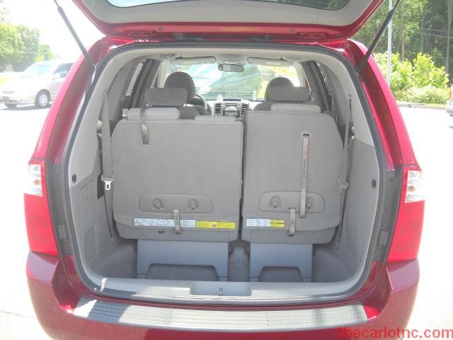 Kia Sedona 2007 photo 13