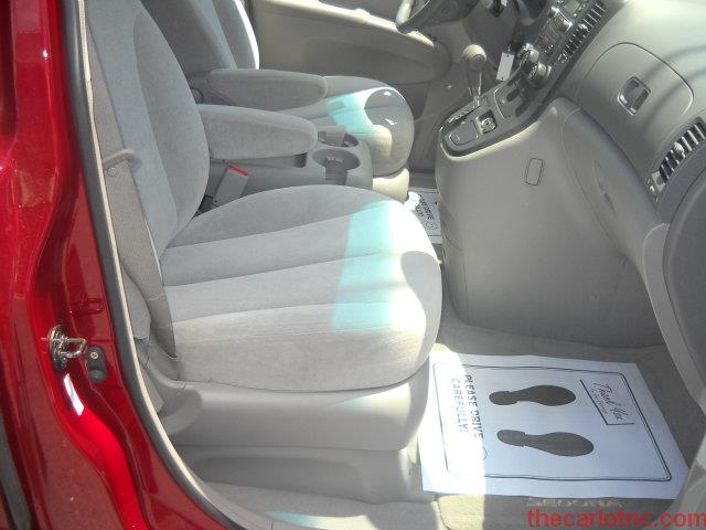 Kia Sedona 2007 photo 14