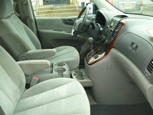 Kia Sedona 2007 photo 1