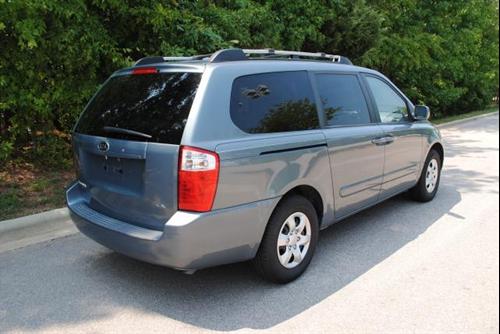 Kia Sedona 2007 photo 1