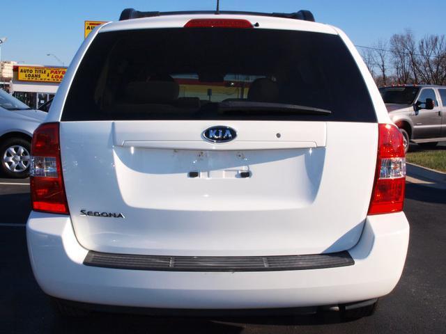 Kia Sedona 2008 photo 4