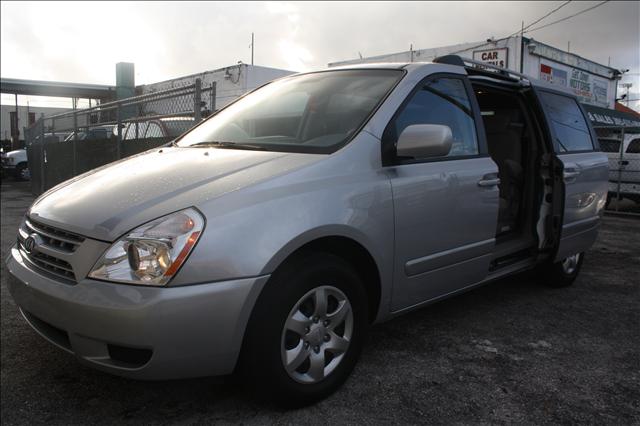 Kia Sedona 2008 photo 2