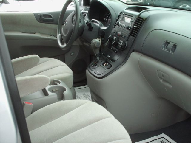 Kia Sedona 2008 photo 3