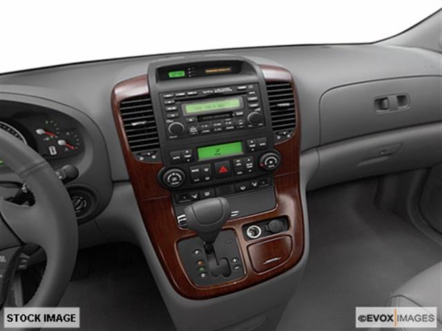 Kia Sedona 2008 photo 3