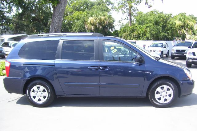 Kia Sedona 2008 photo 1