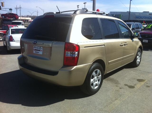 Kia Sedona 2008 photo 1