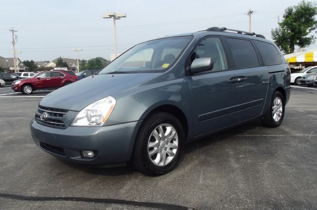 Kia Sedona Crew Cab 4x4 Shortbox MiniVan