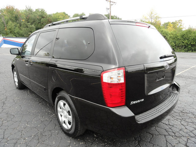 Kia Sedona 2008 photo 3