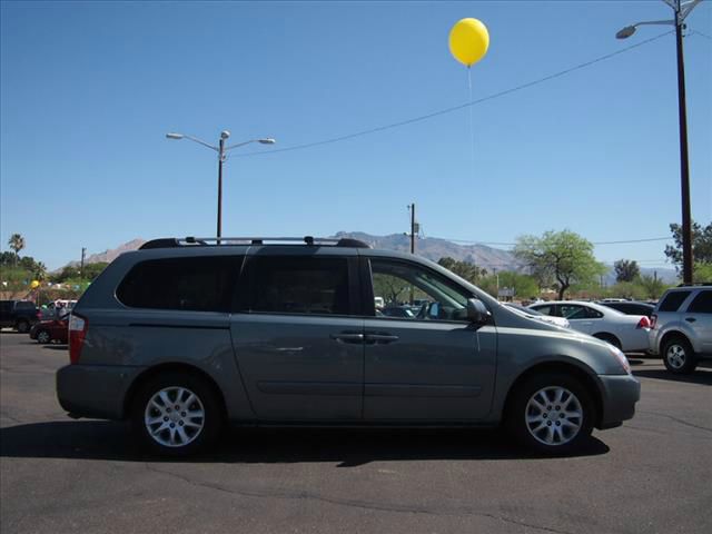 Kia Sedona 2008 photo 2