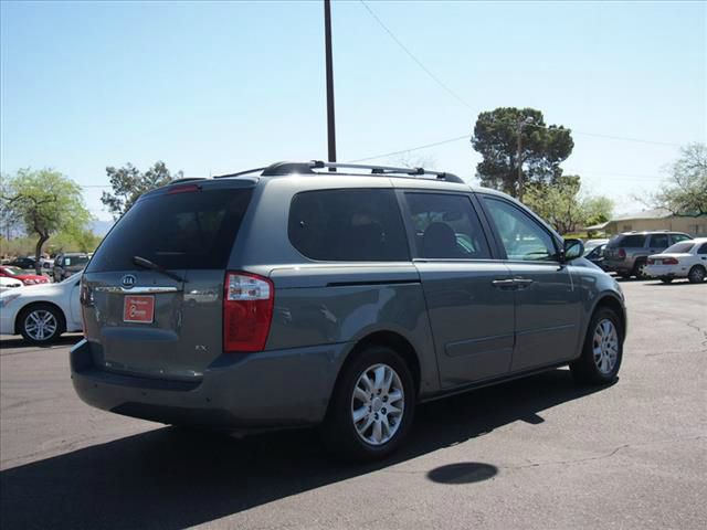 Kia Sedona 2008 photo 3