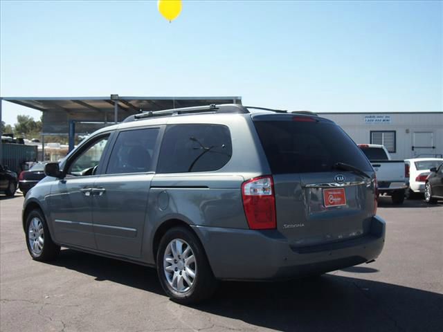 Kia Sedona 2008 photo 4