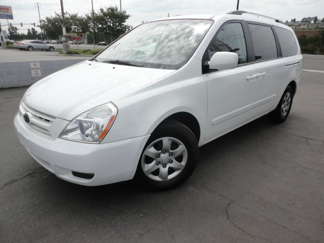 Kia Sedona 2009 photo 2