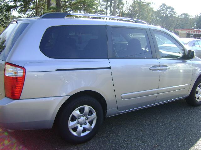 Kia Sedona 2009 photo 2