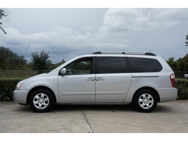 Kia Sedona 2009 photo 1