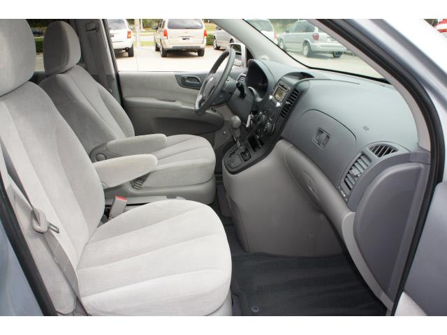 Kia Sedona 2009 photo 3