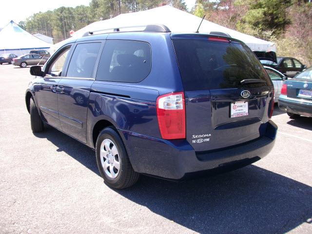 Kia Sedona 2009 photo 2