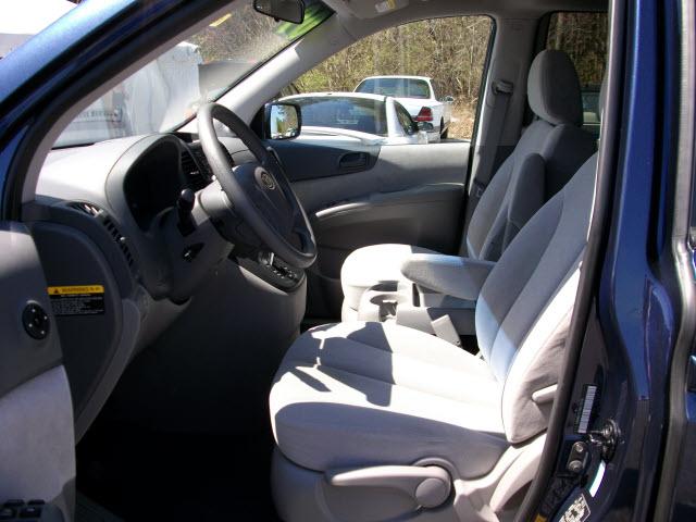 Kia Sedona 2009 photo 4