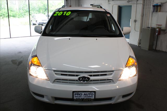 Kia Sedona 2010 photo 1