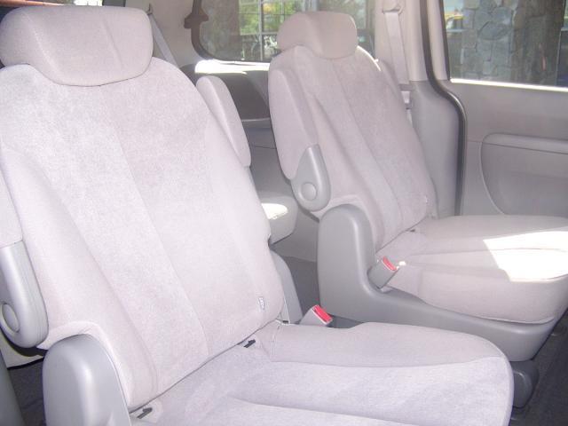 Kia Sedona 2010 photo 1