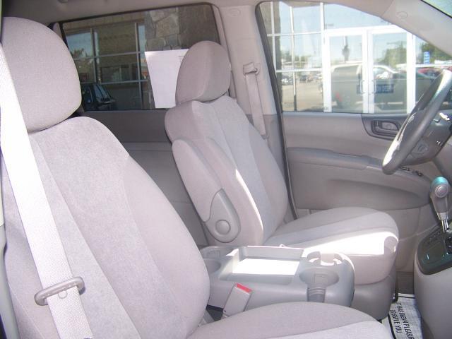 Kia Sedona 2010 photo 1