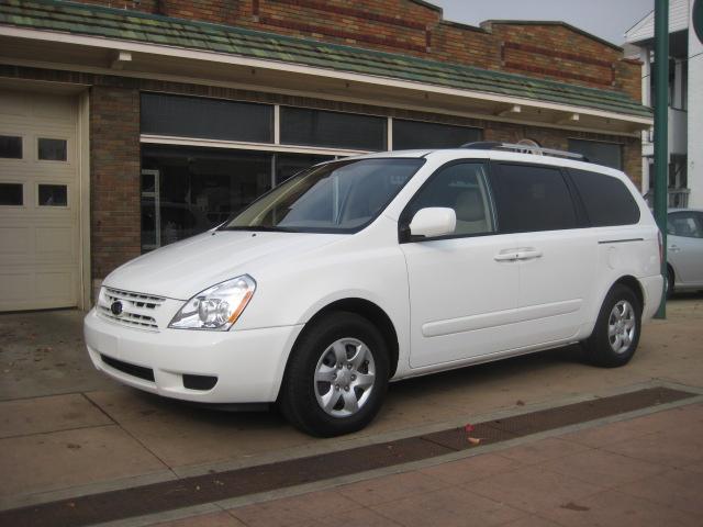 Kia Sedona Elk Conversion Van MiniVan