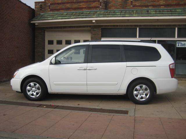 Kia Sedona 2010 photo 1