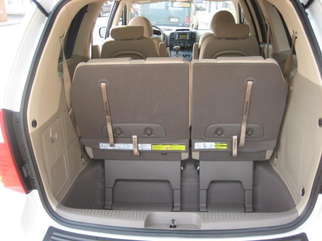 Kia Sedona 2010 photo 4