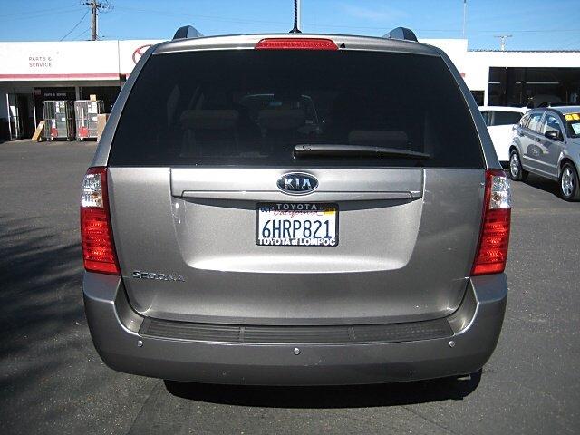 Kia Sedona 2010 photo 1