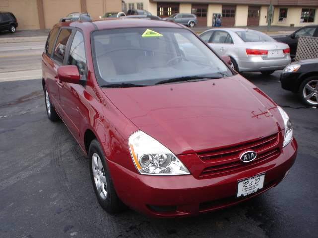 Kia Sedona 2010 photo 3