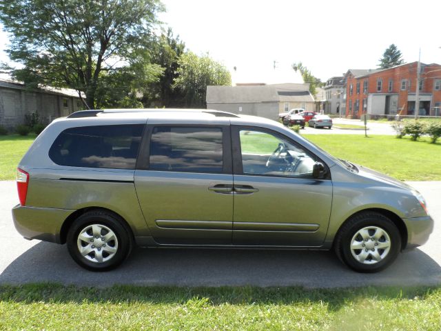 Kia Sedona 2010 photo 1