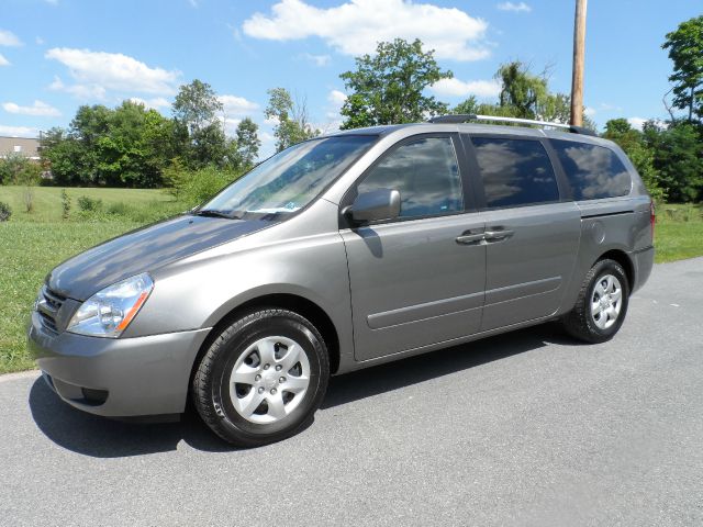 Kia Sedona 2010 photo 3