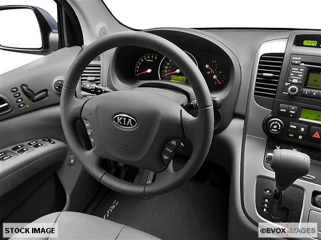 Kia Sedona 2010 photo 8