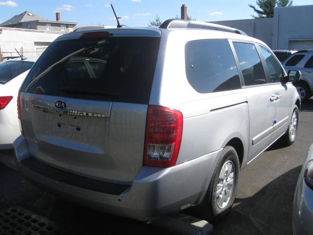 Kia Sedona 2011 photo 1