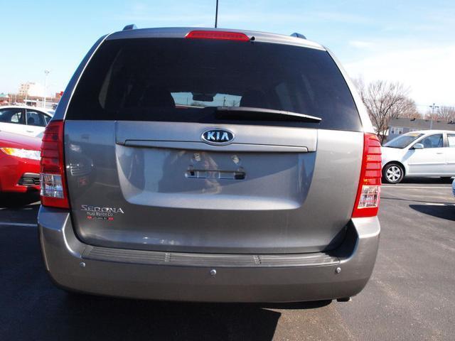 Kia Sedona 2011 photo 5