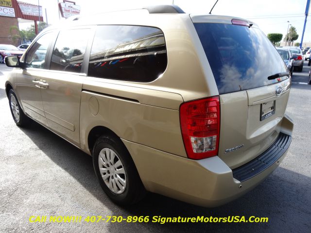 Kia Sedona 2011 photo 11