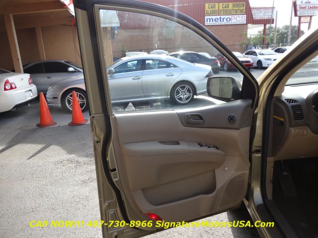 Kia Sedona 2011 photo 12