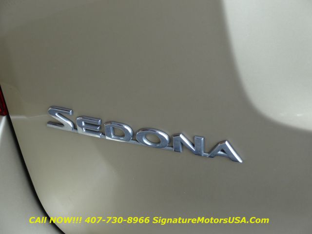 Kia Sedona 2011 photo 3