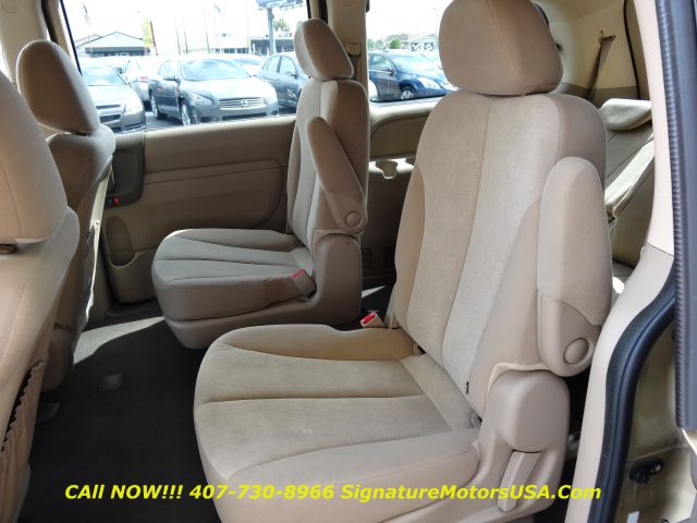 Kia Sedona 2011 photo 31