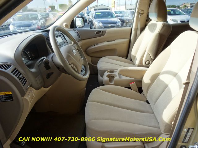 Kia Sedona 2011 photo 32