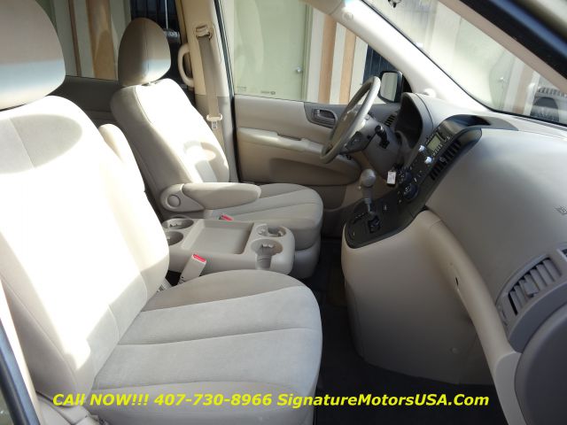 Kia Sedona 2011 photo 33